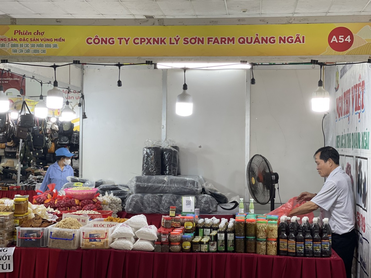 Phiên chợ nông sản, đặc sản vùng miền: Hàng Việt chinh phục người Việt Phiên chợ nông sản, đặc sản vùng miền: Hàng Việt chinh phục người Việt