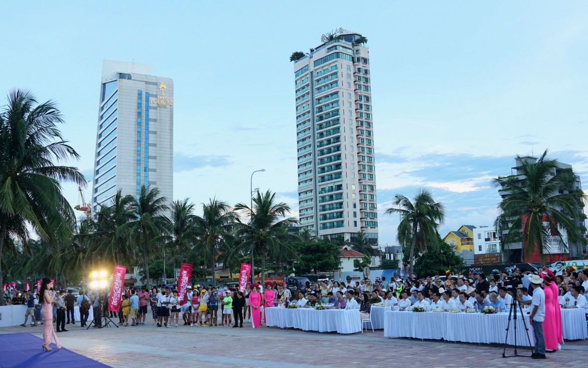 Rực rỡ sắc màu trên tuyến Rực rỡ sắc màu trên tuyến