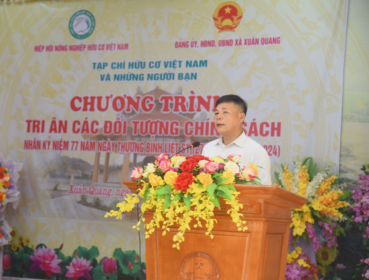 Tạp chí Hữu cơ Việt Nam tri ân gia đình chính sách xã Xuân Quang, huyện Chiêm Hóa Tạp chí Hữu cơ Việt Nam tri ân gia đình chính sách xã Xuân Quang, huyện Chiêm Hóa