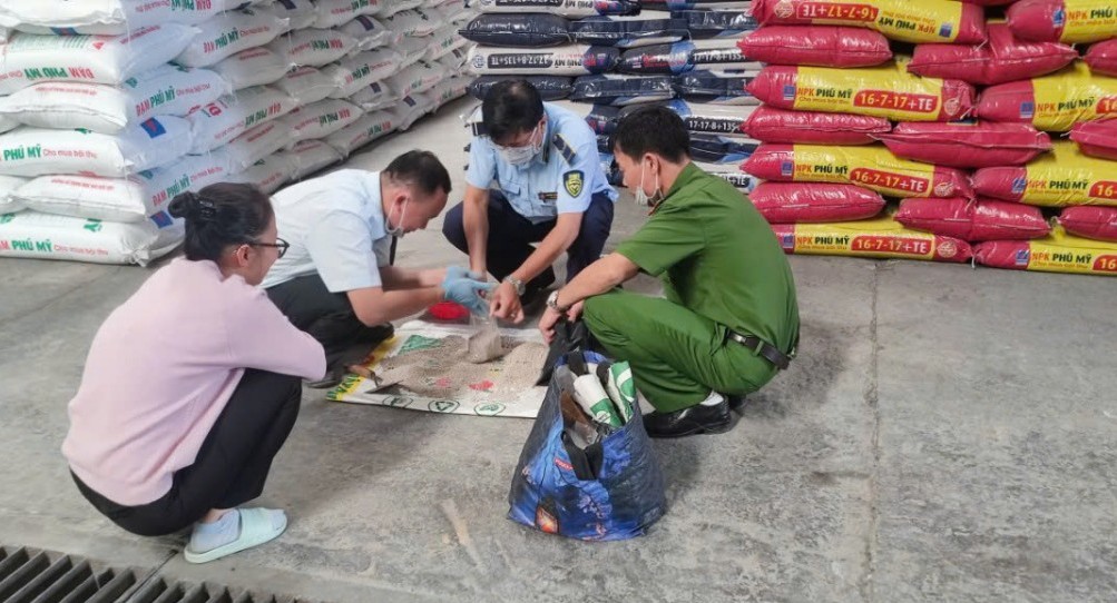 Lâm Đồng: Xử phạt cơ sở buôn bán phân bón có chất lượng không phù hợp