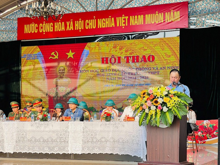 Phát biểu tại Hội thao, ông Nguyễn Phong Doanh – UV Ban thường vụ quận ủy, Phó chủ tịch thường trực UBND, Chủ tịch HĐGD Quốc phòng và An ninh. Phát biểu tại Hội thao, ông Nguyễn Phong Doanh – UV Ban thường vụ quận ủy, Phó chủ tịch thường trực UBND, Chủ tịch HĐGD Quốc phòng và An ninh.