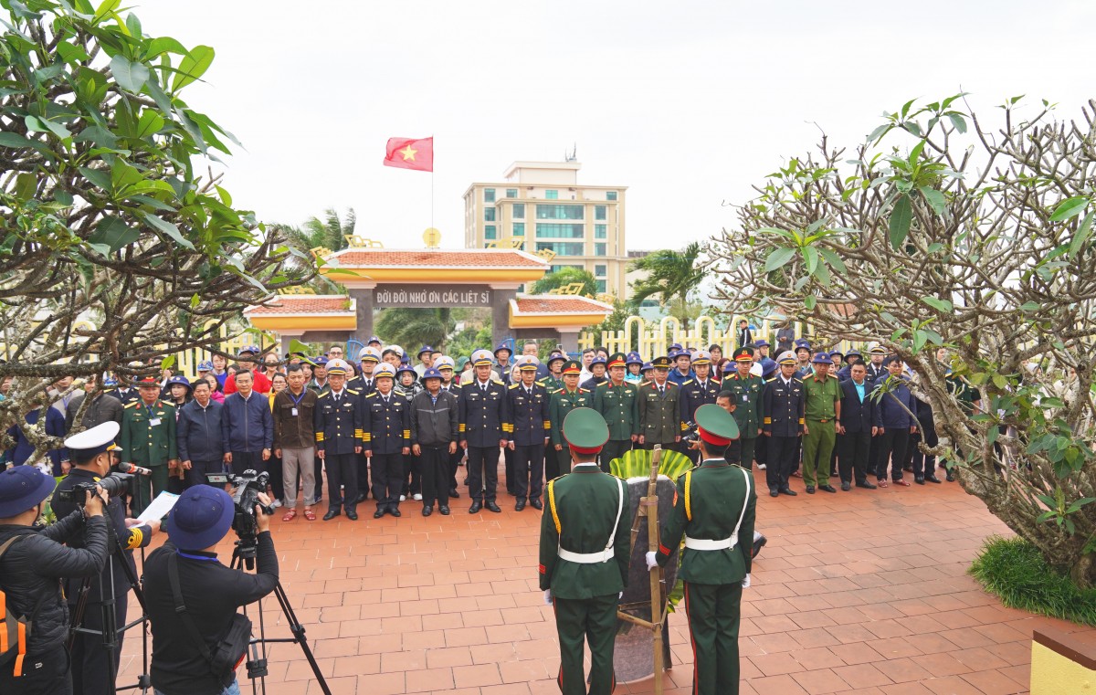 Chuyến hải trình mang Tết ra biển đảo: Ấm tình quân dân Chuyến hải trình mang Tết ra biển đảo: Ấm tình quân dân