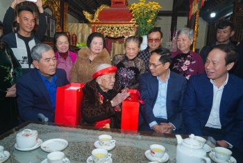 tet sum vay xuan on dang mon qua tet day y nghia am long nguoi dan tphai phong