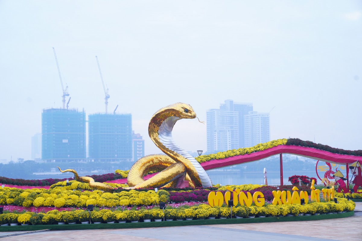 Ngắm biểu tượng linh vật rắn Đà Nẵng hay biểu tượng Ngành Y? Ngắm biểu tượng linh vật rắn Đà Nẵng hay biểu tượng Ngành Y?