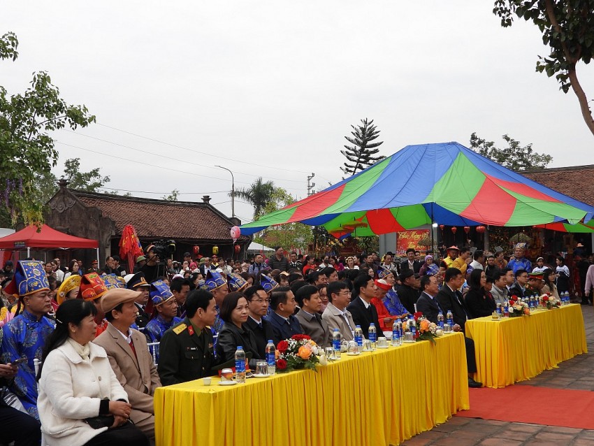 Lãnh đạo TP và đông dảo nhân dân, du khách tới dự Lễ khai hôi Đình Đền Công - Miếu Cổ Linh năm 2025 Lãnh đạo TP và đông dảo nhân dân, du khách tới dự Lễ khai hôi Đình Đền Công - Miếu Cổ Linh năm 2025