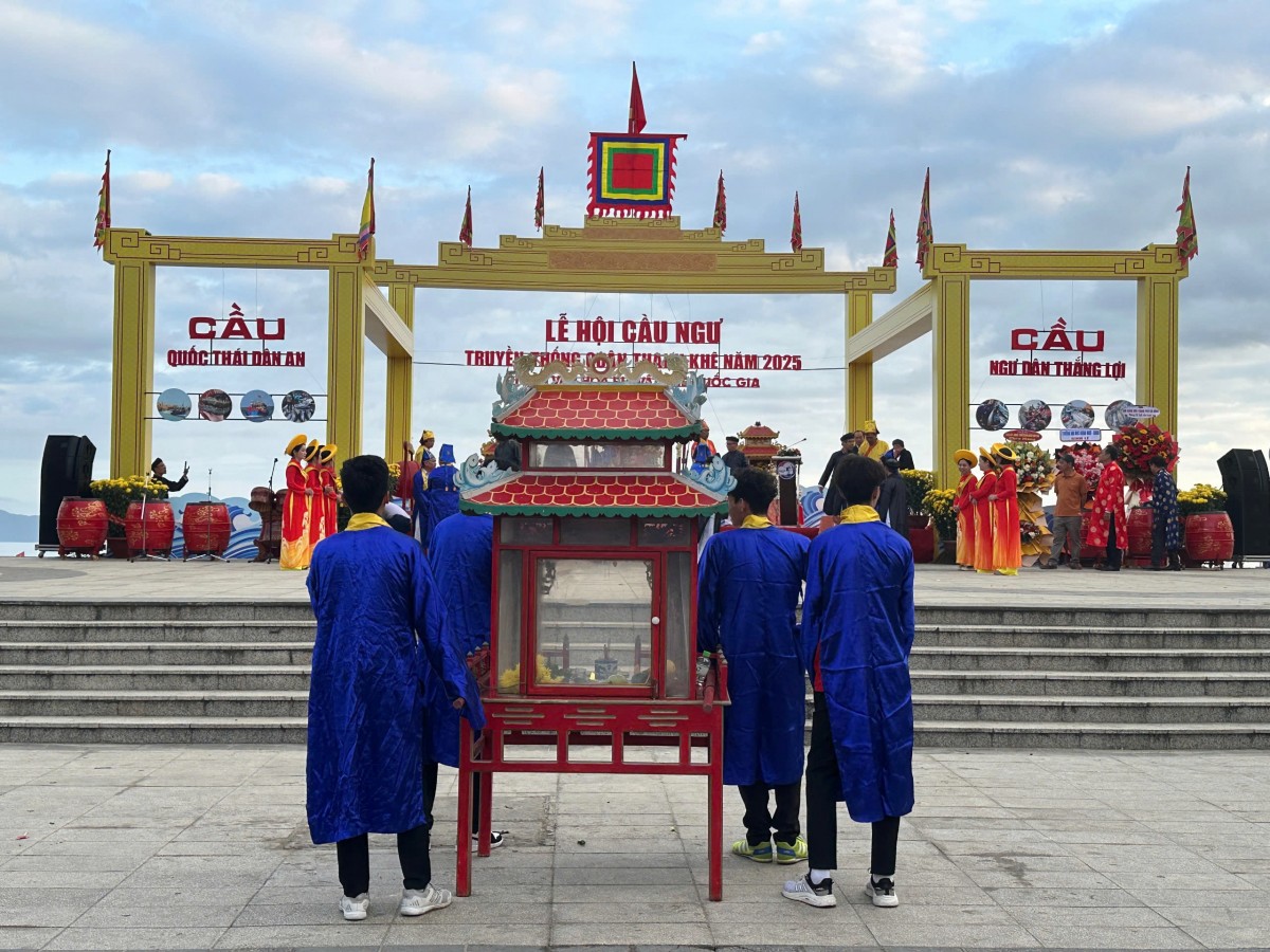 Lễ hội Cầu Ngư: Nét đẹp truyền thống của người dân vùng biển Đà Nẵng Lễ hội Cầu Ngư: Nét đẹp truyền thống của người dân vùng biển Đà Nẵng