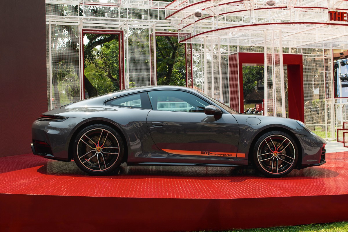 Porsche 911 mới chính thức ra mắt tại Hà Nội, giá thấp nhất 8,87 tỷ đồng
