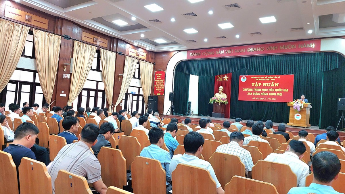Gần 100 cán bộ Hội Nông dân cấp xã được tập huấn về chương trình nông thôn mới