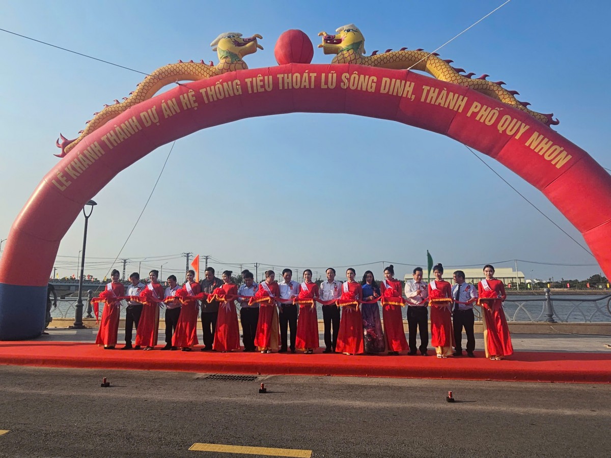 Bình Định: Phó Thủ tướng Chính phủ Nguyễn Chí Dũng dự Lễ khánh thành hai công trình trọng điểm