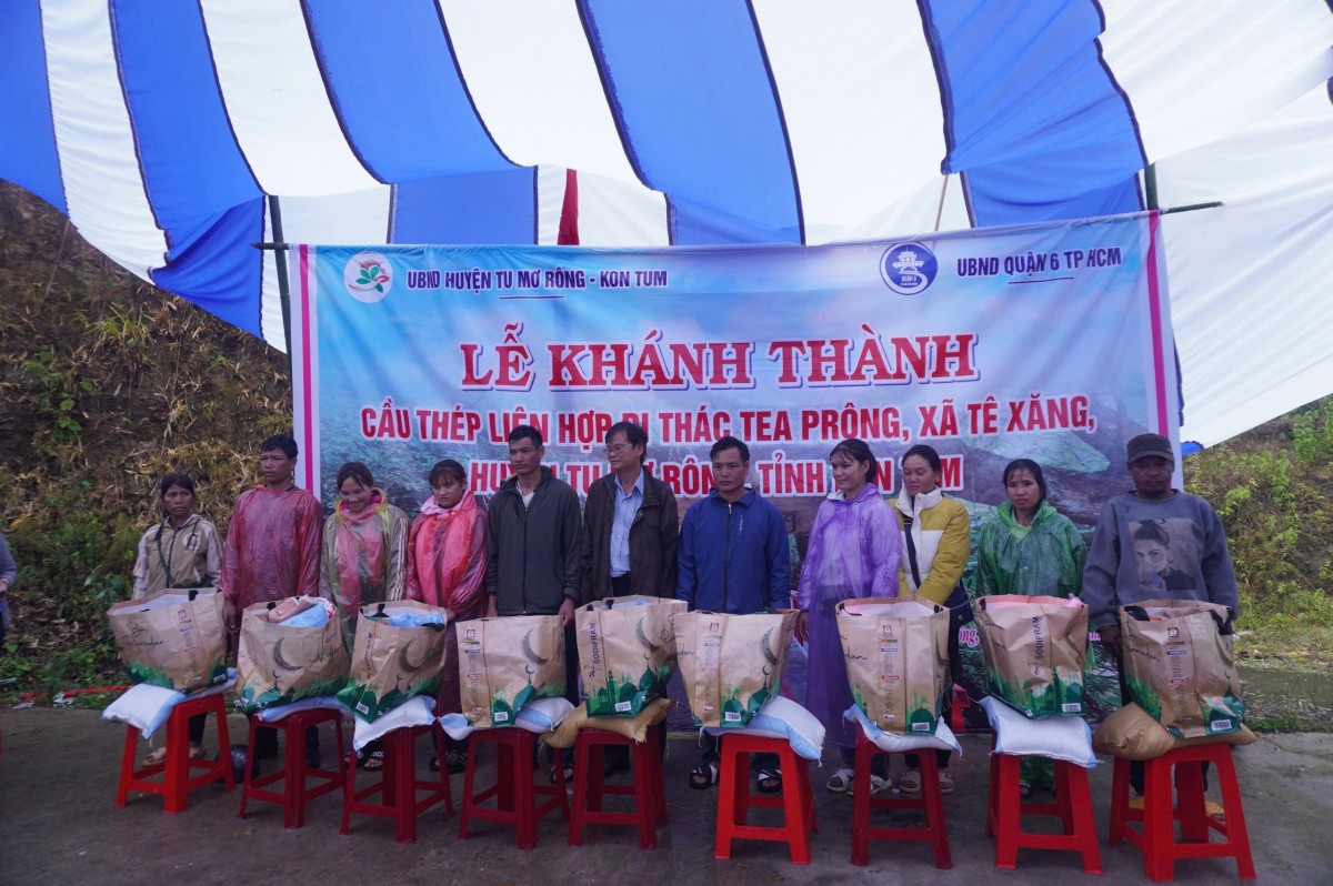 Kon Tum: Khánh thành, đưa vào sử dụng 2 cây cầu sắt dẫn vào điểm du lịch thác Tea Prông