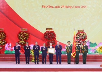 Đà Nẵng đón nhận Huân chương Lao động hạng Nhất nhân kỷ niệm 50 năm giải phóng