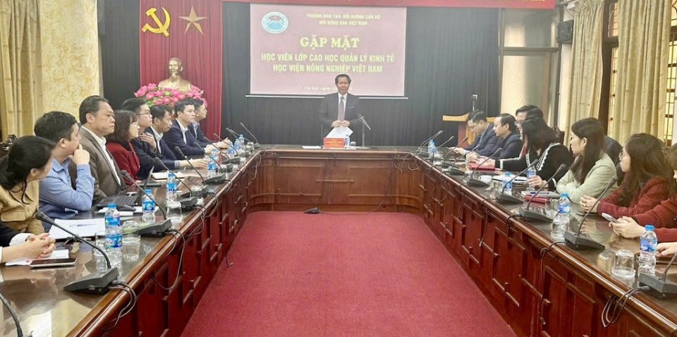 Phối hợp tổ chức lớp đào tạo cao học cho cán bộ Hội