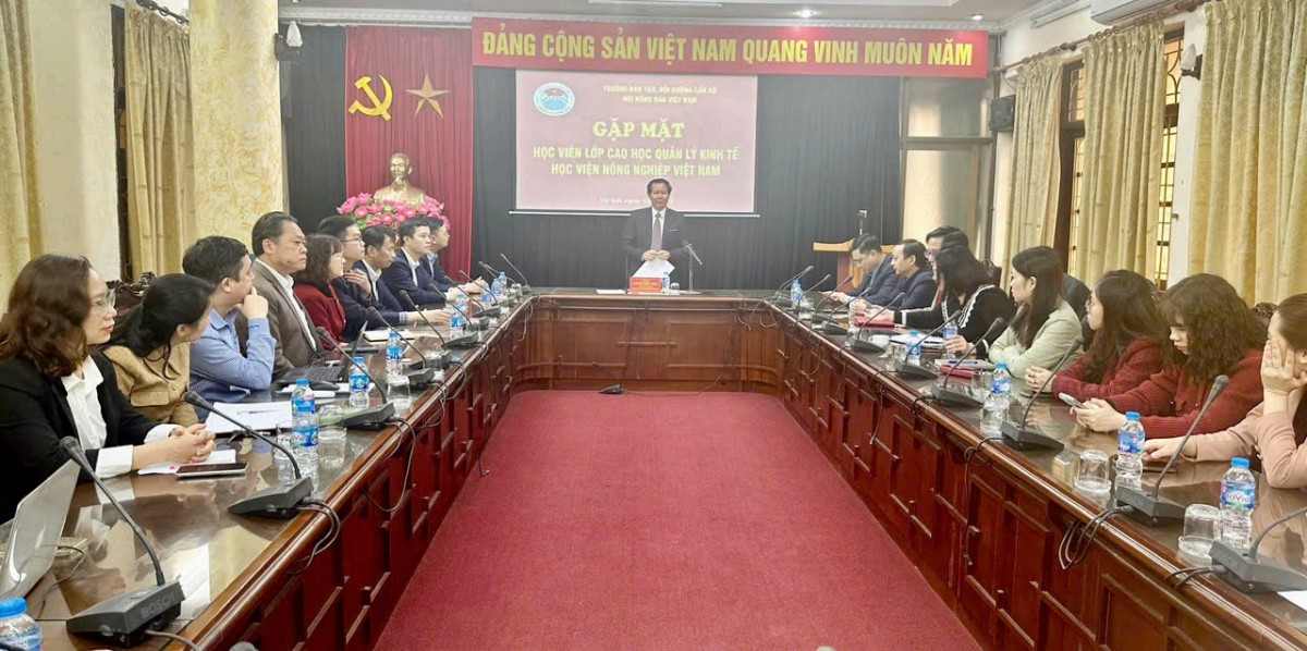 Phối hợp tổ chức lớp đào tạo cao học cho cán bộ Hội