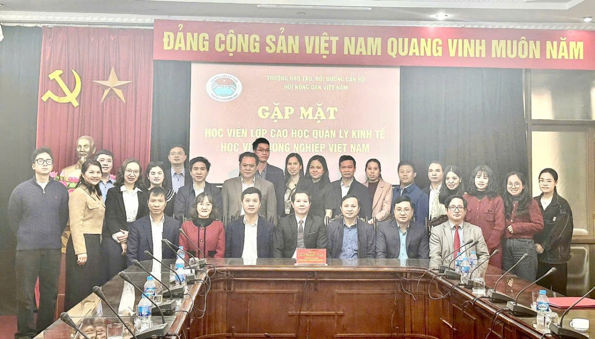 Phối hợp tổ chức lớp đào tạo cao học cho cán bộ Hội