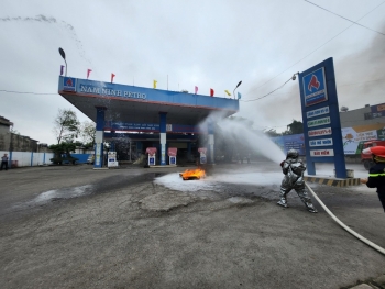 Quảng Ninh: Thực tập phương án chữa cháy tại Cửa hàng xăng dầu Phương Nam