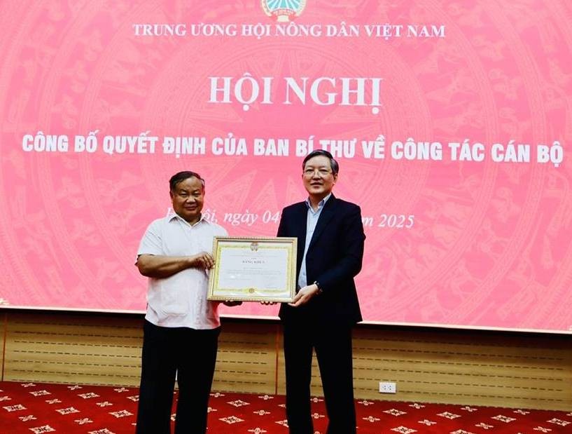 Hội Nông dân Việt Nam công bố quyết định của Ban Bí thư về công tác cán bộ