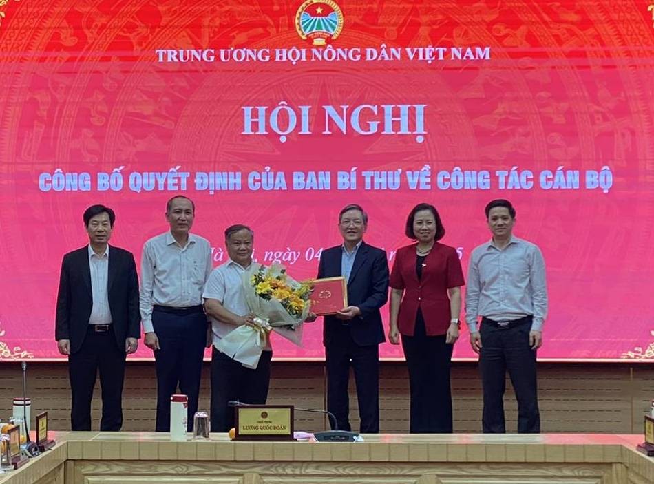 Hội Nông dân Việt Nam công bố quyết định của Ban Bí thư về công tác cán bộ