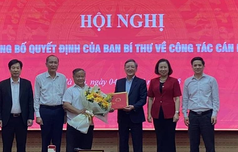 Hội Nông dân Việt Nam công bố quyết định của Ban Bí thư về công tác cán bộ