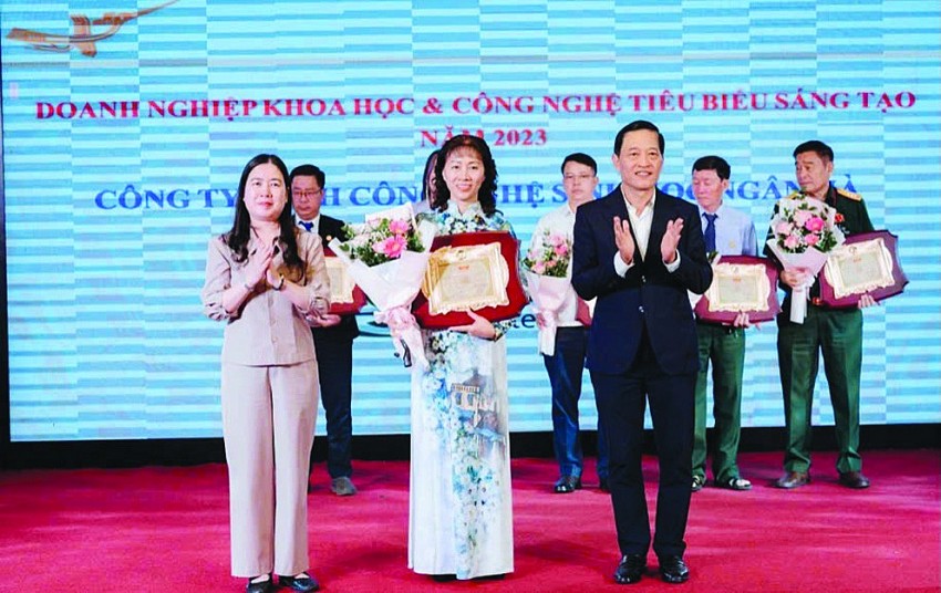 Doanh nghiệp tiên phong trong lĩnh vực nghiên cứu, bảo tồn, phát triển cây dược liệu