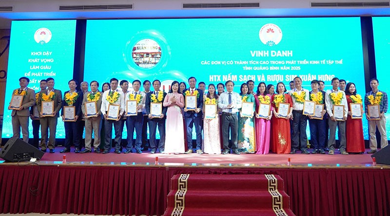 Tỉnh Quảng Bình biểu dương các HTX, quỹ tín dụng nhân dân tiêu biểu năm 2025