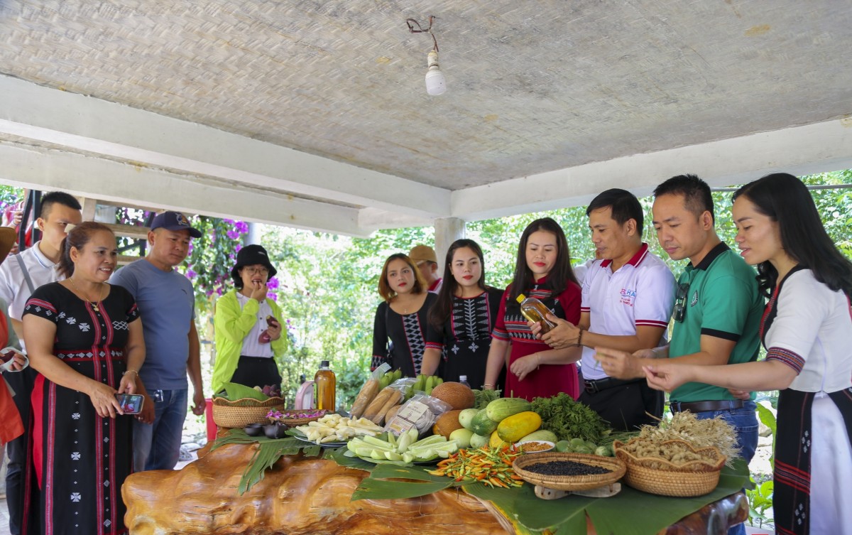 Câu chuyện nông dân A Lưới 