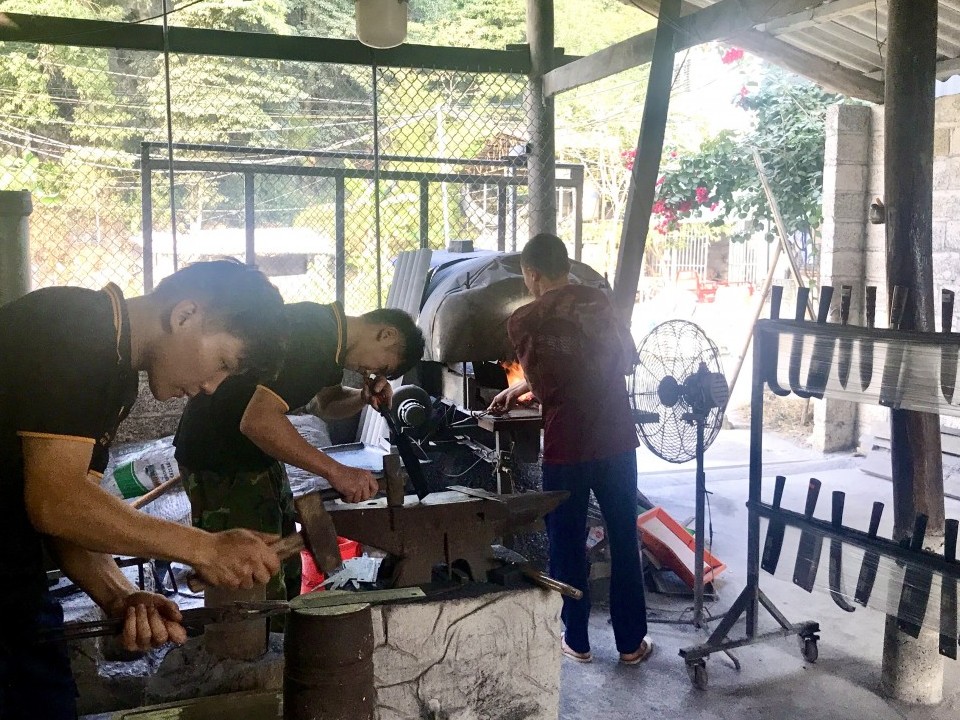 Tạo lập, phát triển nhãn hiệu chứng nhận sản phẩm nâng cao giá trị làng nghề