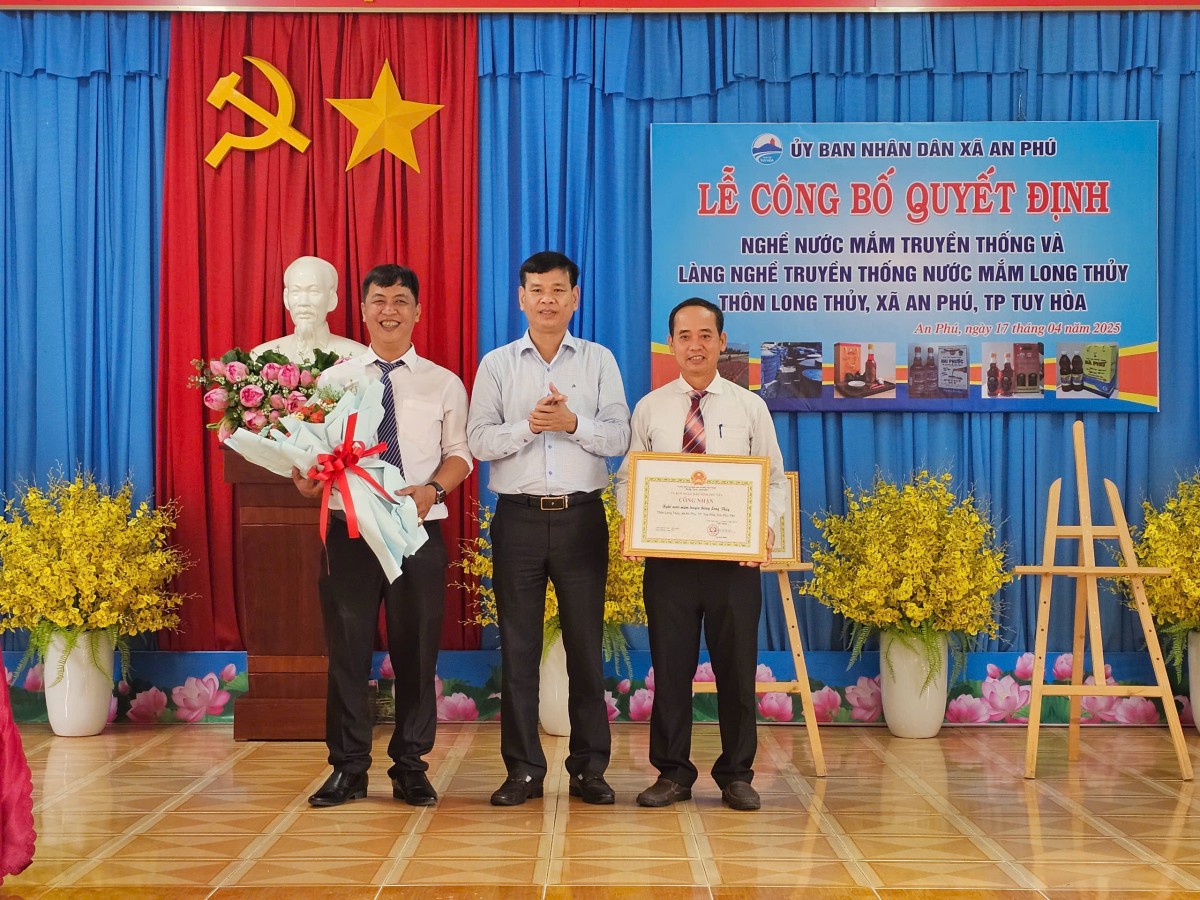 Làng nghề nước mắm Long Thủy mang tinh hoa của biển đến với mọi nhà