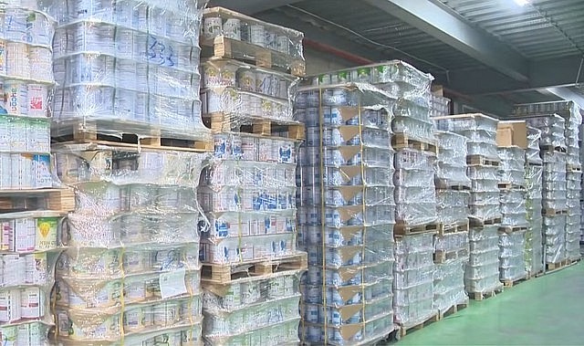 Danh sách 12 loại sữa bột giả vừa bị Bộ Y tế yêu cầu thu hồi