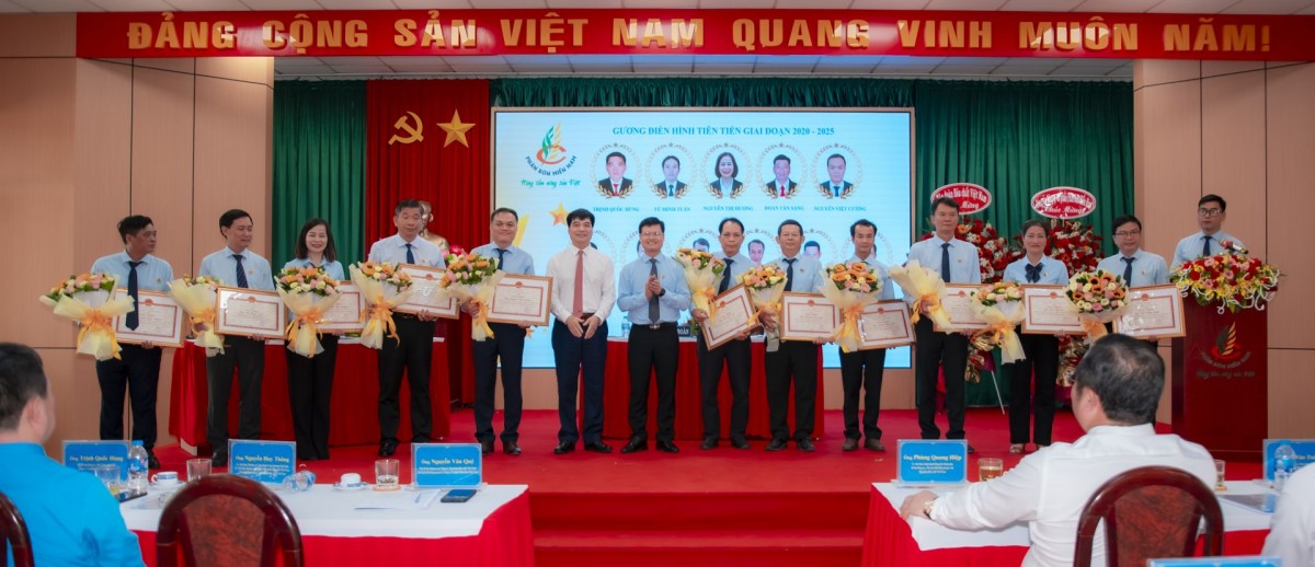 Phân bón Miền Nam: Người lao động là trung tâm trong mọi hoạt động sản xuất kinh doanh