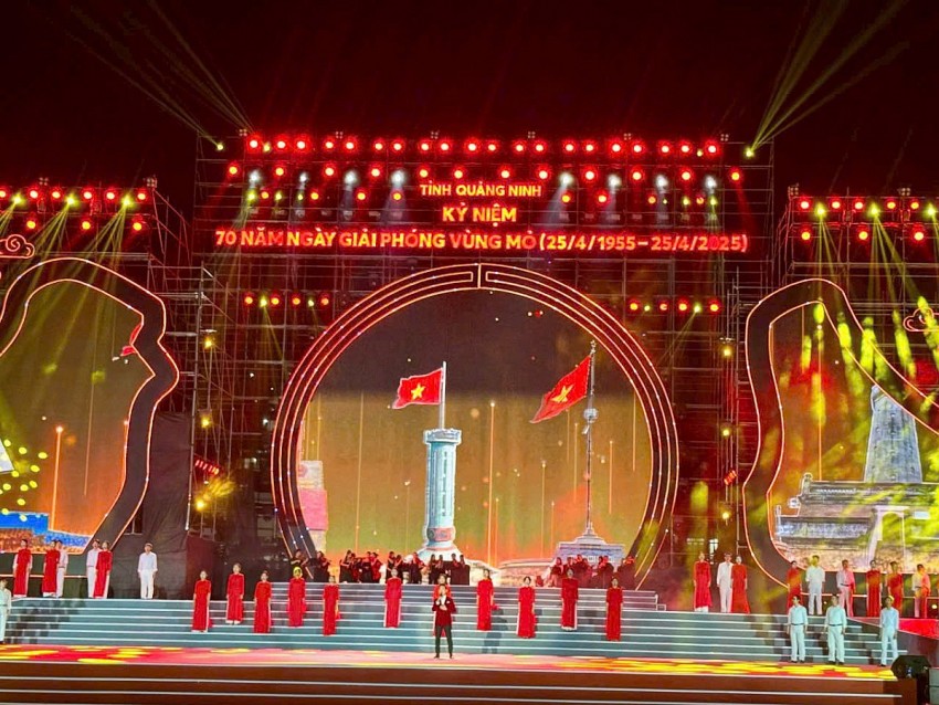 Tiết mục nghệ thuật tại buổi lễ.