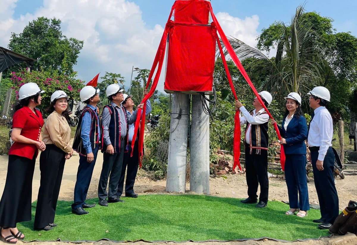 Bình Định: Điện lưới quốc gia thắp sáng tương lai làng Canh Tiến