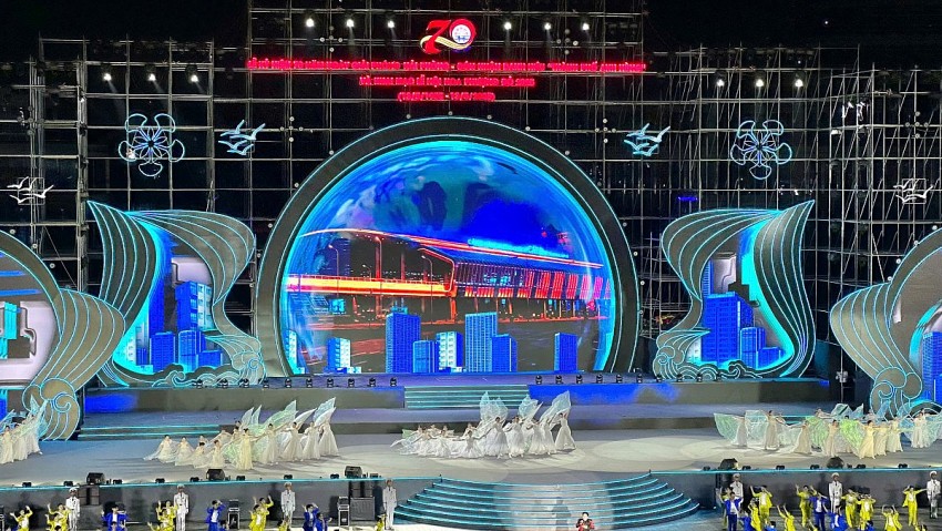 Lễ hội Hoa Phượng Đỏ 2025: Hải Phòng đón nhận danh hiệu “Thành phố Anh hùng”
