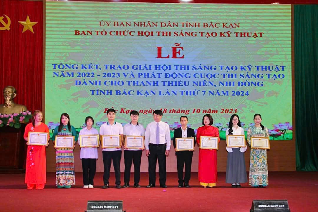 “Tinh chất quý” từ củ nghệ nếp vàng của vùng núi cao Bắc Kạn