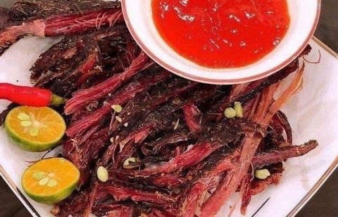 Thịt Trâu gác bếp: Hương khói núi rừng, tinh hoa ẩm thực vùng Tây bắc