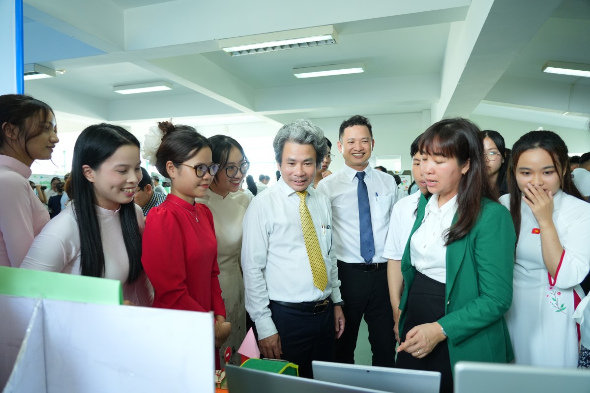 Khơi dậy khát vọng khởi nghiệp, đổi mới sáng tạo trong môi trường đại học hiện đại