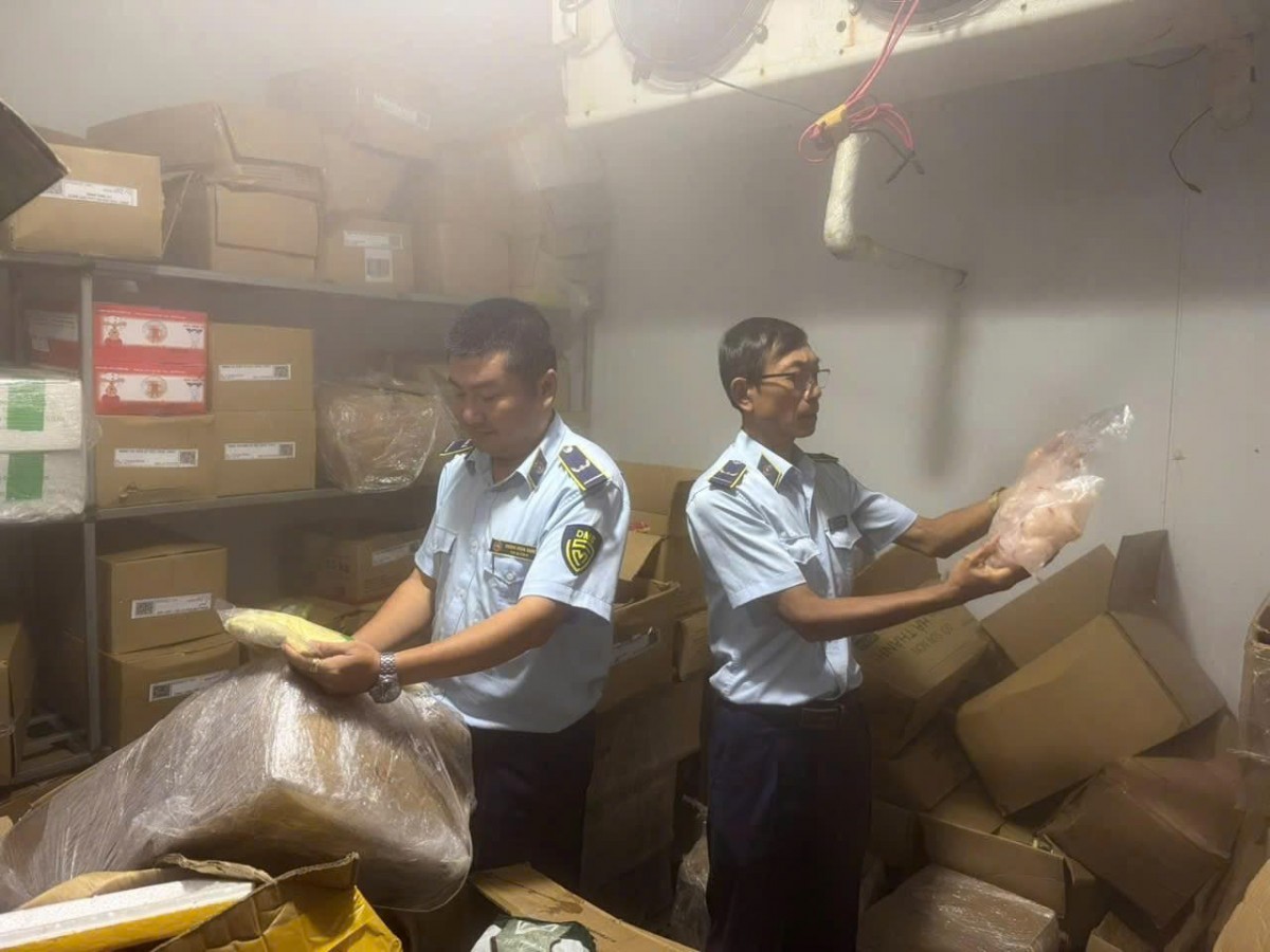 Đắk Lắk: Phát hiện kho đông lạnh chứa hơn 100 kg hàng hóa không rõ nguồn gốc