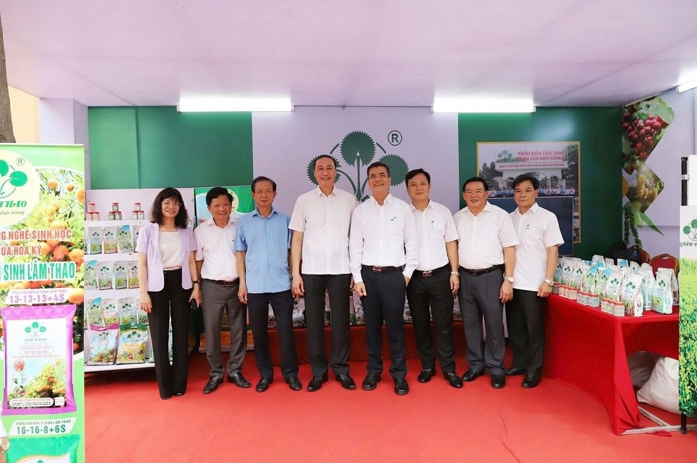 Supe Lâm Thao chung tay hỗ trợ tiêu thụ sản phẩm OCOP và nông sản tiêu biểu Phú Thọ