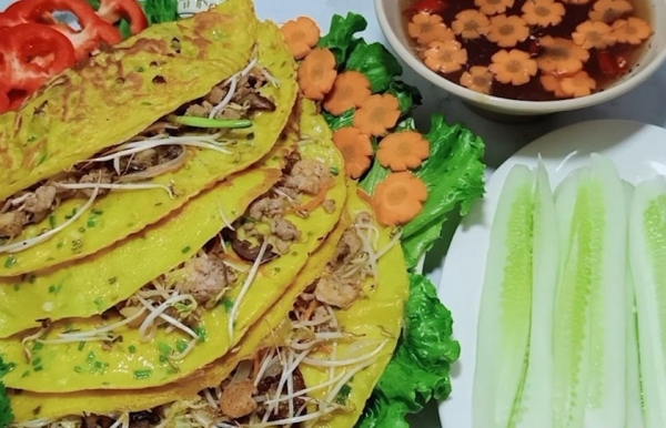 Tiếng "xèo xèo" quyến rũ, sắc vàng rộm của bánh Xèo