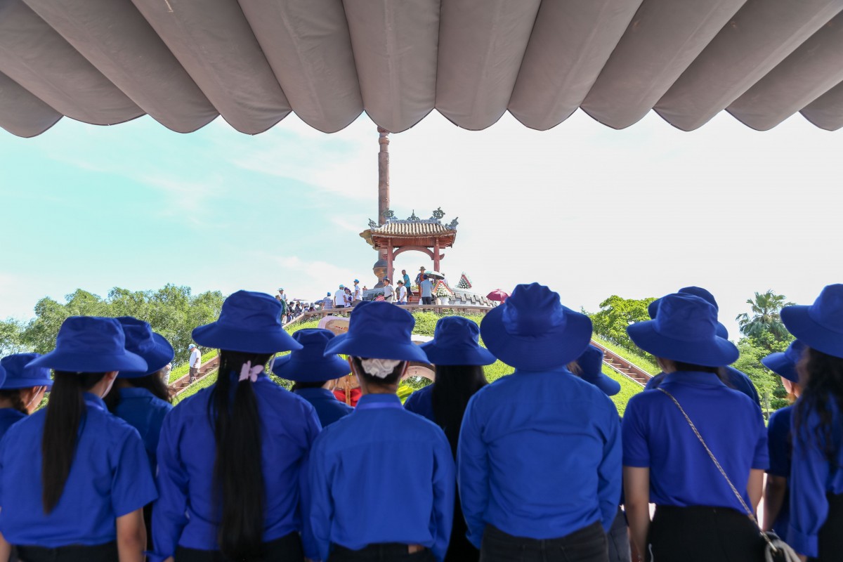 “Nắng lên - Tình về”: Mang hơi ấm thiện nguyện cùng sức trẻ đến với vùng xa