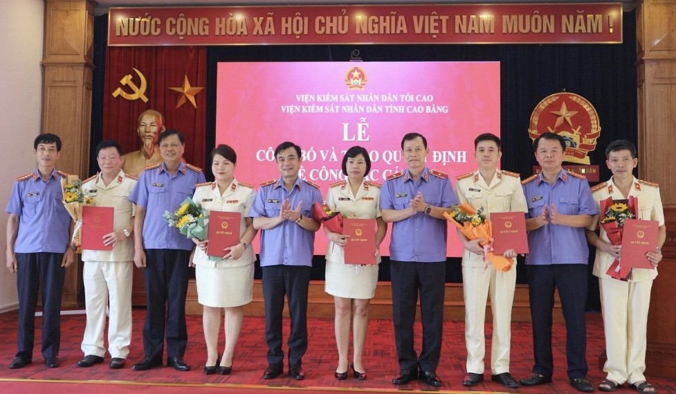 Công bố quyết định bổ nhiệm Viện trưởng, Phó viện trưởng Viện Kiểm sát nhân dân khu vực