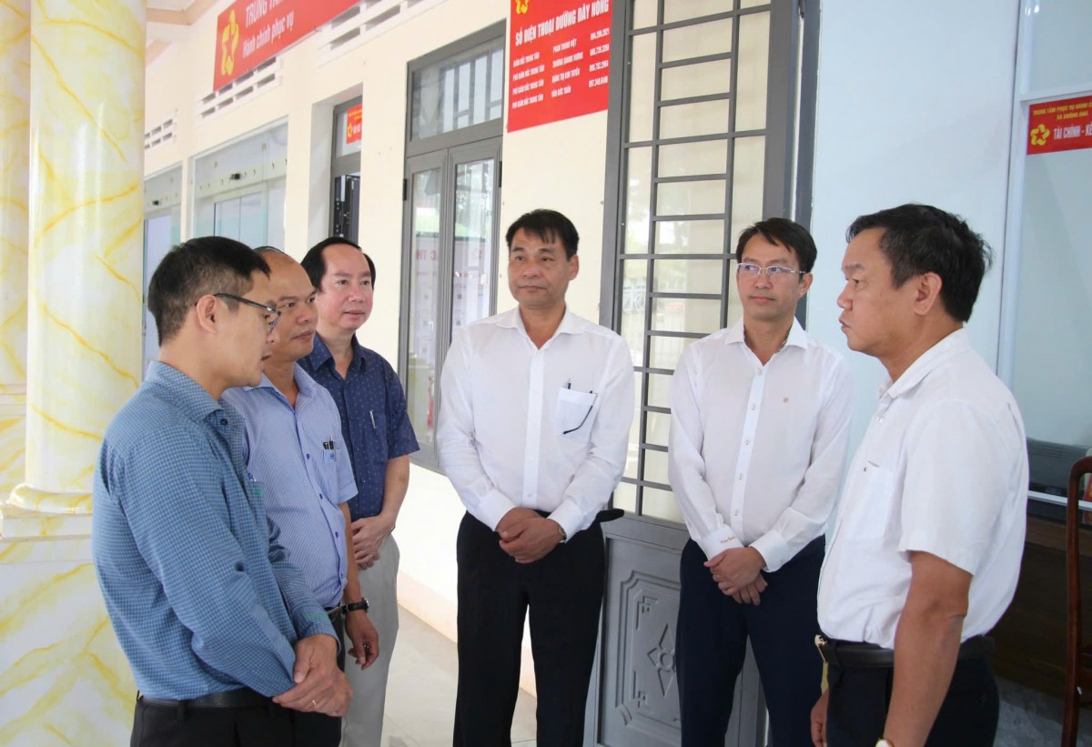 Phó Chủ tịch UBND tỉnh Đắk Lắk kiểm tra hoạt động, vận hành chính quyền hai cấp tại xã Krông Ana
