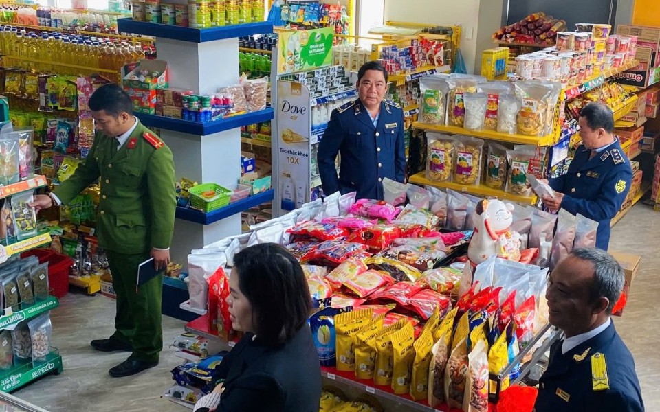 Nhiều vụ vi phạm thị trường hàng thiết yếu tại thành phố Huế