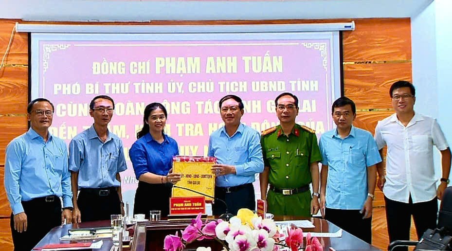 Gia Lai: Chủ tịch UBND tỉnh Phạm Anh Tuấn thăm, làm việc tại phường Quy Nhơn Tây