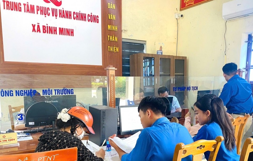 Nghệ An phân bổ hơn 140 tỷ đồng cho các xã, phường mới để mua sắm trang thiết bị, phục vụ chuyển đổi số