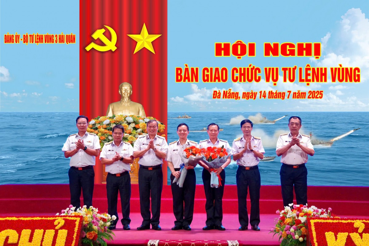Đà Nẵng: Hội nghị bàn giao chức vụ Tư lệnh Vùng 3 Hải quân