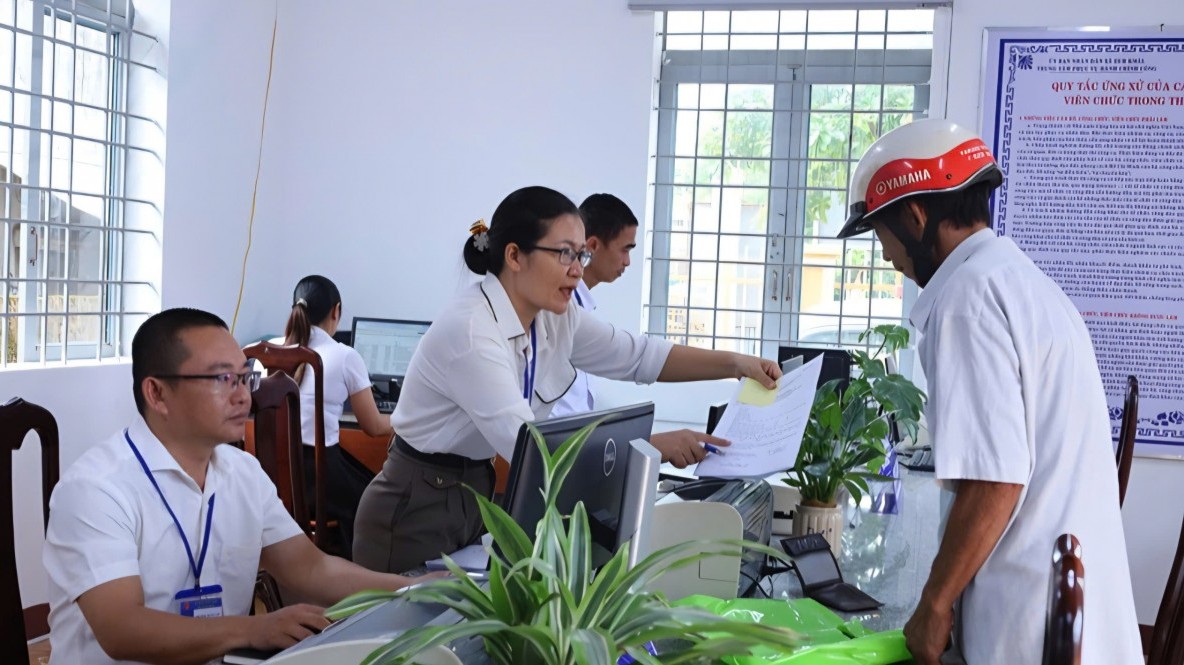 Đắk Lắk yêu cầu đẩy mạnh giải quyết thủ tục hành chính để hỗ trợ người dân