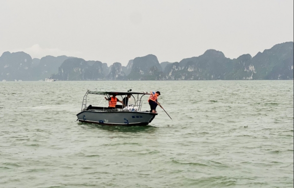 Quảng Ninh: Tìm thấy thêm một thi thể nạn nhân vụ lật tàu du lịch