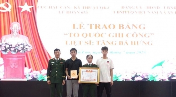 hai phong trao bang to quoc ghi cong cho gia dinh liet si tang ba hung