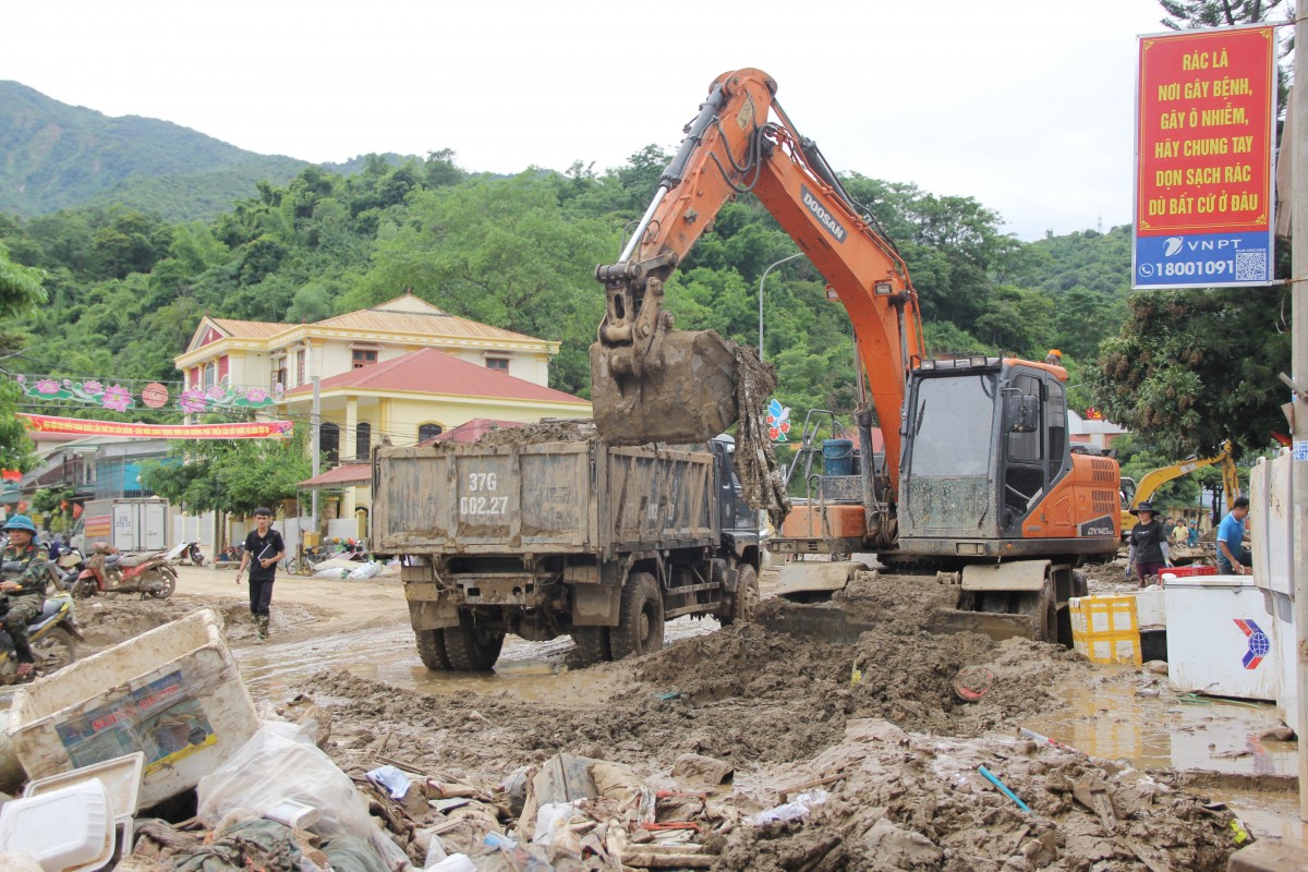 Xã vùng biên xứ Nghệ ngổn ngang sau cơn lũ lịch sử