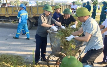 Ra quân tổng vệ sinh môi trường hướng tới kỷ niệm 80 năm Cách mạng tháng Tám